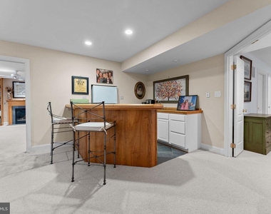 4304 Lorcom Lane - Photo Thumbnail 29
