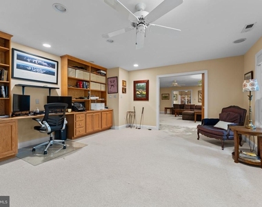 4304 Lorcom Lane - Photo Thumbnail 33