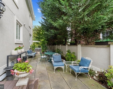 4304 Lorcom Lane - Photo Thumbnail 37