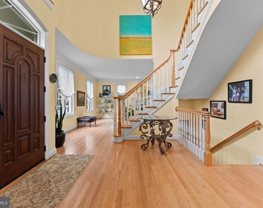 4304 Lorcom Lane - Photo Thumbnail 16