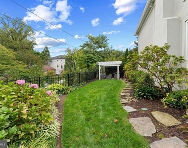 4304 Lorcom Lane - Photo Thumbnail 41