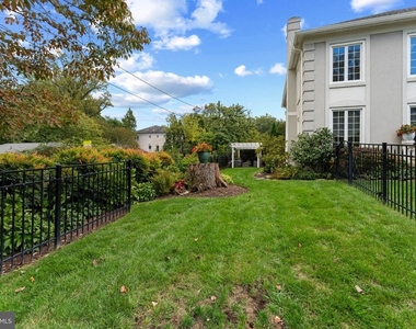4304 Lorcom Lane - Photo Thumbnail 40