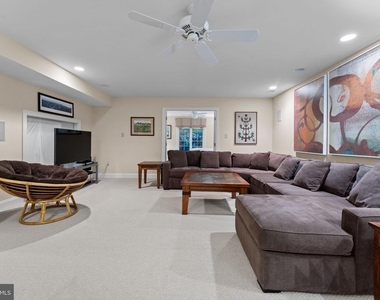 4304 Lorcom Lane - Photo Thumbnail 30