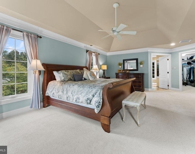 4304 Lorcom Lane - Photo Thumbnail 19