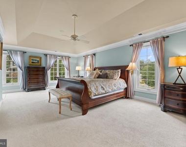 4304 Lorcom Lane - Photo Thumbnail 18