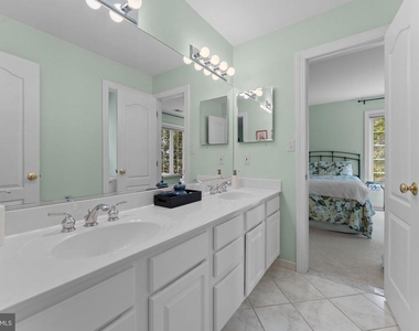 4304 Lorcom Lane - Photo Thumbnail 26