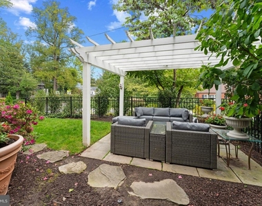 4304 Lorcom Lane - Photo Thumbnail 42