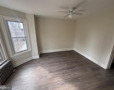 725 E Cornwall Street - Photo Thumbnail 2