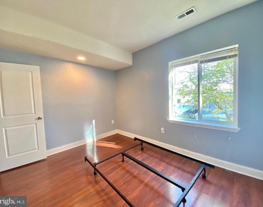 1419 N 17th Street - Photo Thumbnail 8