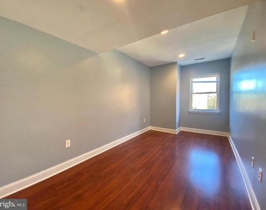 1419 N 17th Street - Photo Thumbnail 4