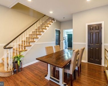 2627 E Thompson Street - Photo Thumbnail 2