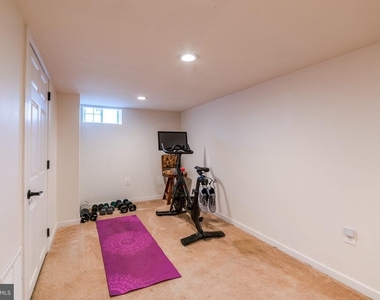 2627 E Thompson Street - Photo Thumbnail 18