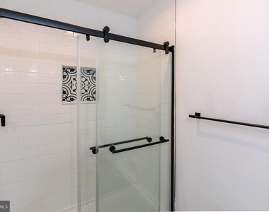 2627 E Thompson Street - Photo Thumbnail 13
