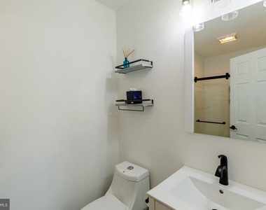 2627 E Thompson Street - Photo Thumbnail 14