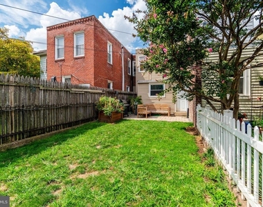 2627 E Thompson Street - Photo Thumbnail 24