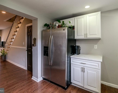 2627 E Thompson Street - Photo Thumbnail 10