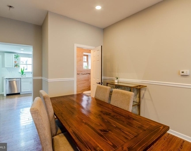 2627 E Thompson Street - Photo Thumbnail 6
