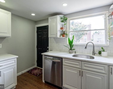 2627 E Thompson Street - Photo Thumbnail 9