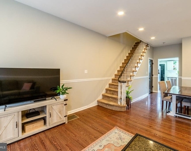 2627 E Thompson Street - Photo Thumbnail 1