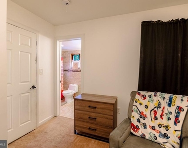 2627 E Thompson Street - Photo Thumbnail 16