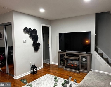 607 607 Edison Avenue - Photo Thumbnail 1