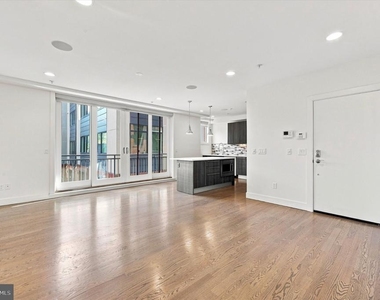 138-40 N Front Street - Photo Thumbnail 2
