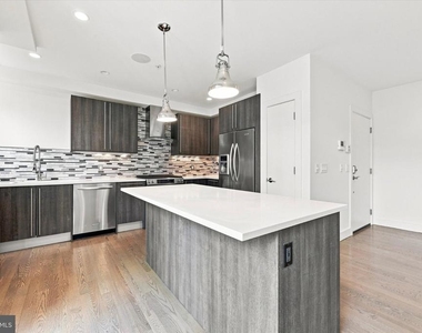 138-40 N Front Street - Photo Thumbnail 3