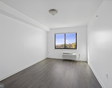 404 Fountain Street - Photo Thumbnail 6