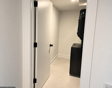 5200 Chester Avenue - Photo Thumbnail 12