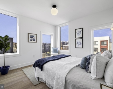 5200 Chester Avenue - Photo Thumbnail 4