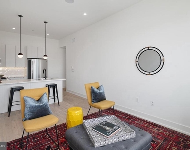 2031 S 20th Street - Photo Thumbnail 3