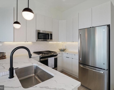 2031 S 20th Street - Photo Thumbnail 5