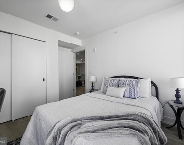5200 Chester Avenue - Photo Thumbnail 14