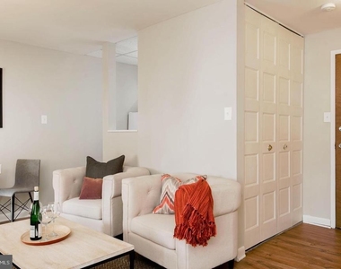201 S 13th Street - Photo Thumbnail 4