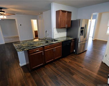 140 Hallow Oak Street - Photo Thumbnail 9