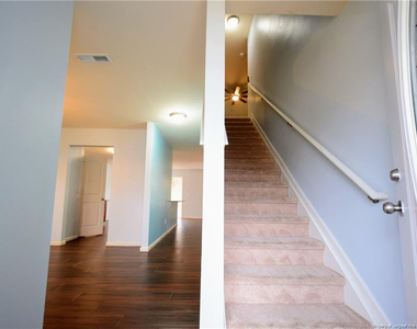 140 Hallow Oak Street - Photo Thumbnail 2