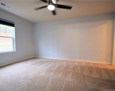 140 Hallow Oak Street - Photo Thumbnail 14