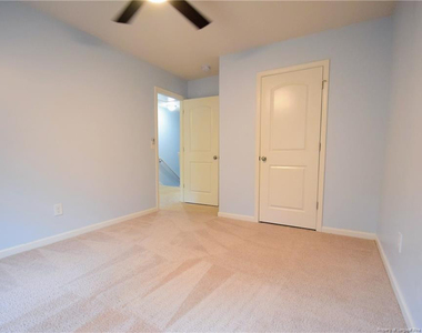 140 Hallow Oak Street - Photo Thumbnail 21