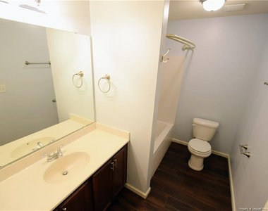140 Hallow Oak Street - Photo Thumbnail 11