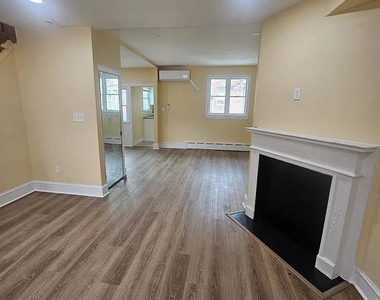 2126 S Norwood Street - Photo Thumbnail 2