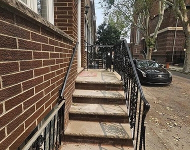 2126 S Norwood Street - Photo Thumbnail 12