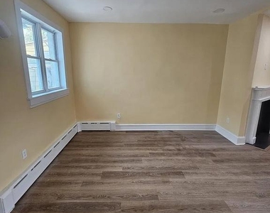 2126 S Norwood Street - Photo Thumbnail 3