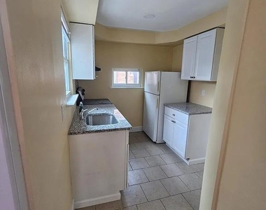 2126 S Norwood Street - Photo Thumbnail 10