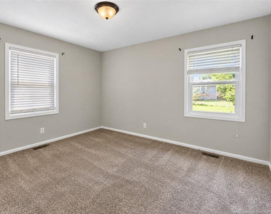 7259 Ainsley Street - Photo Thumbnail 3