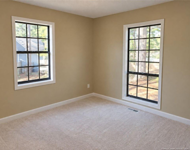 737 Maxine Street - Photo Thumbnail 2