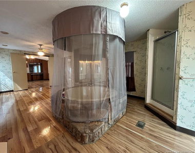 114 Plymouth Way - Photo Thumbnail 6
