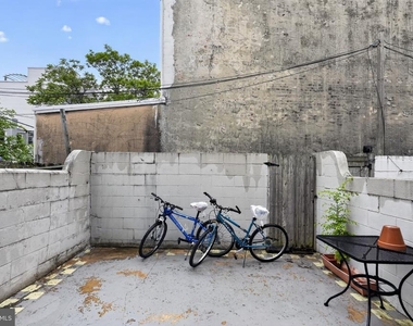 2604 E York Street - Photo Thumbnail 10