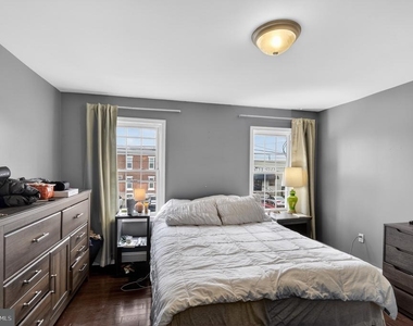 2604 E York Street - Photo Thumbnail 6