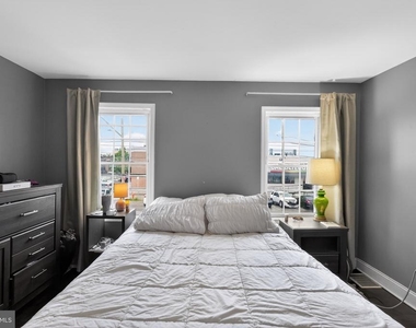 2604 E York Street - Photo Thumbnail 5