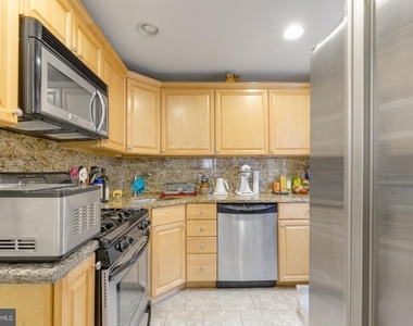 824 N Judson Street - Photo Thumbnail 6